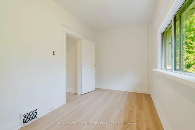 Additional image 23 of 4 GREENLAW Ave