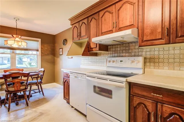 Additional image 12 of 53 Belwood Cres