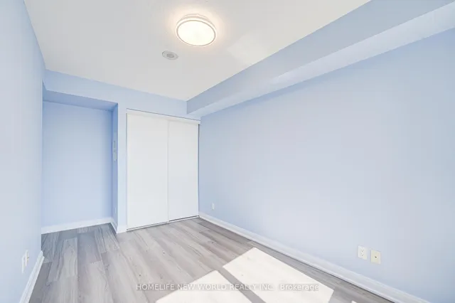 Additional image 11 of 181 Village Green Sq Unit 1815