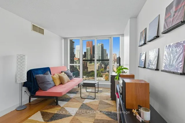 Additional image 12 of 320 Richmond St Unit LPH13