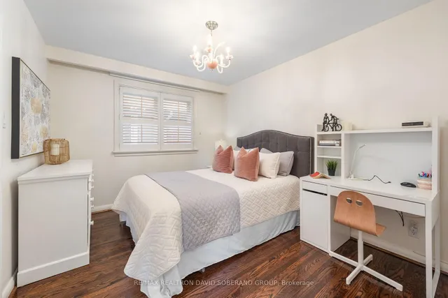 Additional image 14 of 122 Collinson Blvd