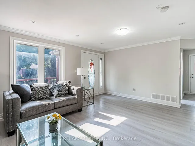 Additional image 9 of 82 Crow Tr