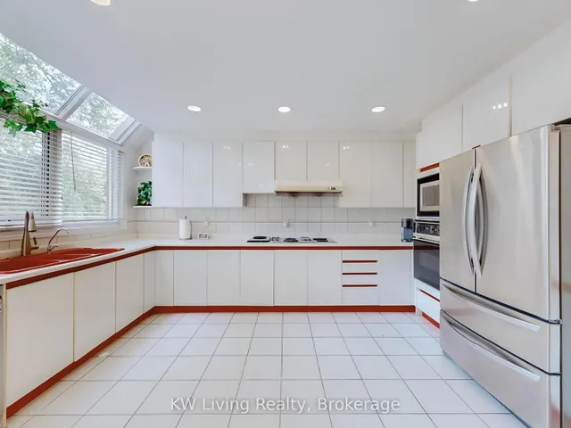 Additional image 8 of 389 Kingsdale Ave