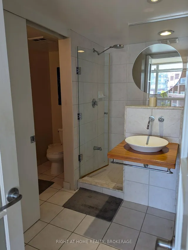 Additional image 17 of 550 Queens Quay W Quay Unit 608