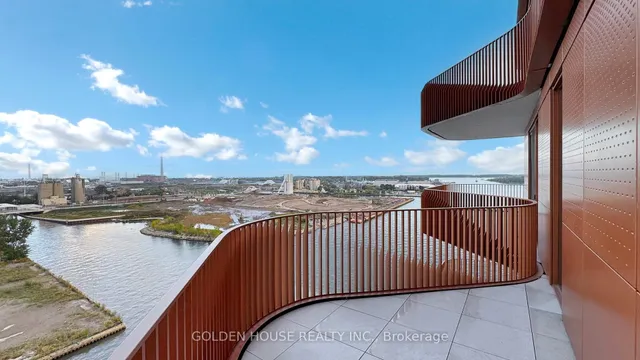 Additional image 33 of 155 Merchants' Wharf Unit 1311