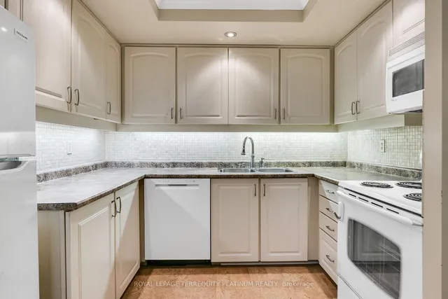 Additional image 8 of 3 Concorde Pl Unit 1202