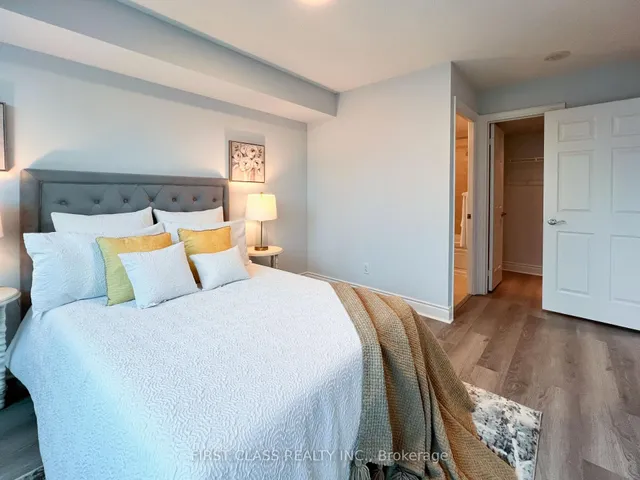 Additional image 12 of 15 Greenview Ave Unit 814