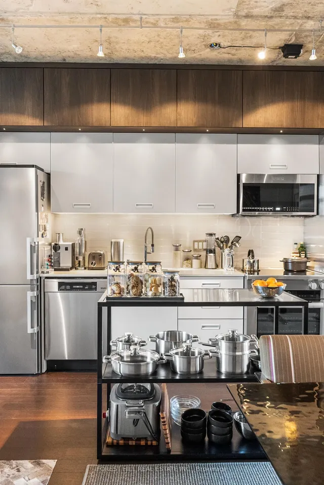 Additional image 15 of 62 Niagara St Unit 519