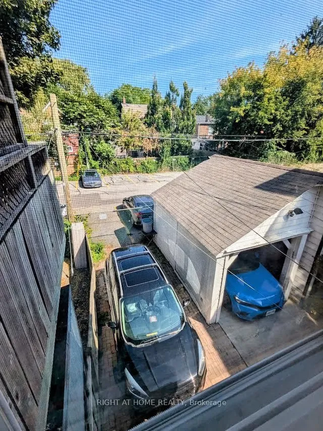 Additional image 6 of 239 Woodbine Ave