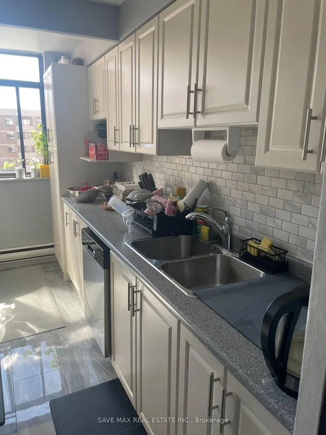 Additional image 8 of 2645 Jane St Unit 507