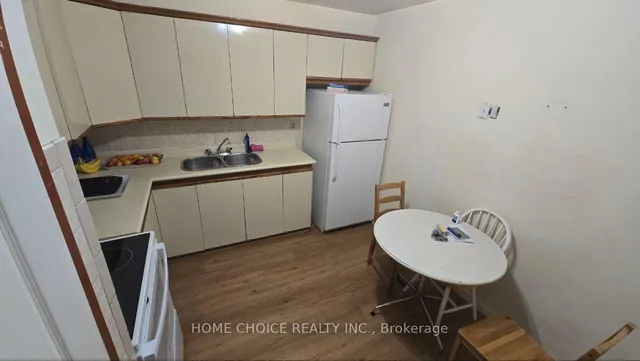Additional image 8 of 3460 Keele St Unit 921