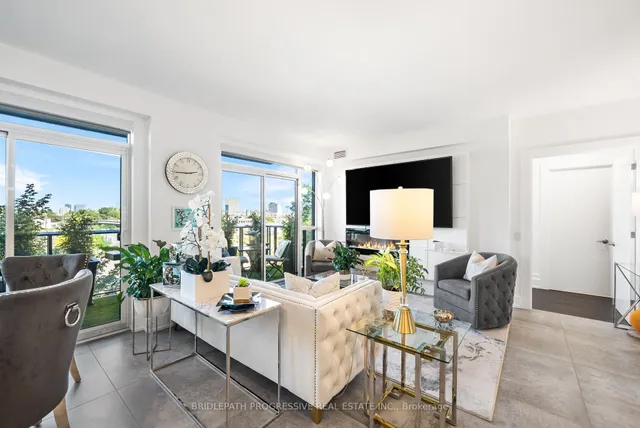 Additional image 19 of 3 Southvale Dr Unit 303