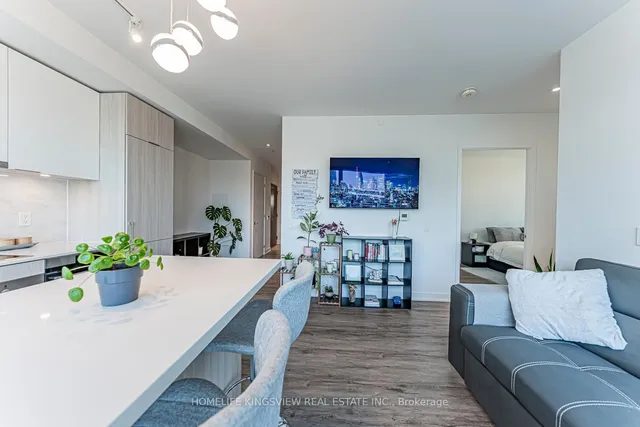 Additional image 18 of 15 Queens Quay Unit 923