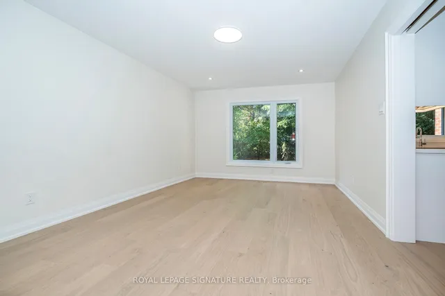 Additional image 8 of 11 Royal Rouge Tr