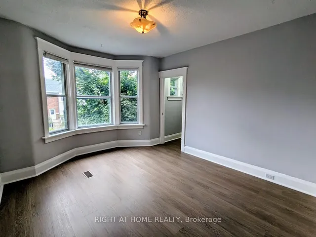 Additional image 10 of 239 Woodbine Ave