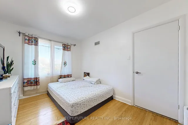 Additional image 5 of 1013 Islington Ave