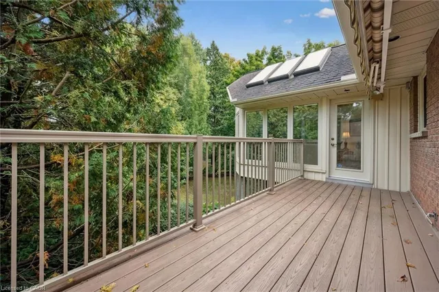 Additional image 23 of 46 Larkspur Cres