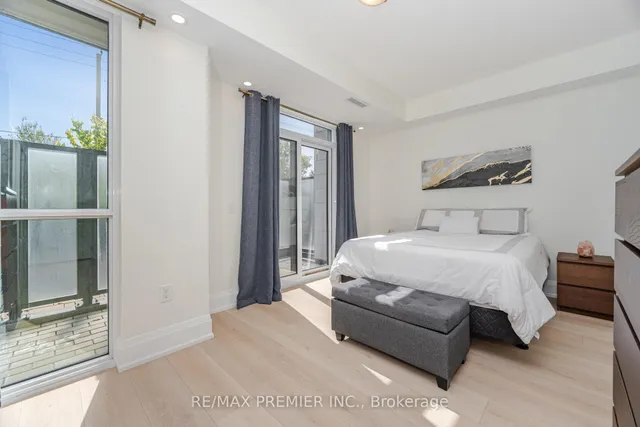 Additional image 16 of 2800 KEELE St Unit TH 107