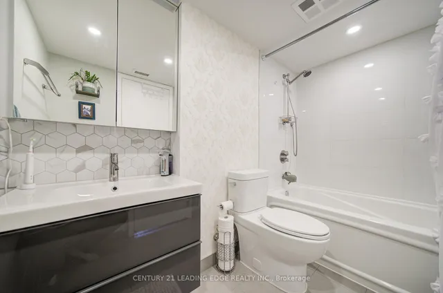 Additional image 26 of 39 Shank St Unit TH302