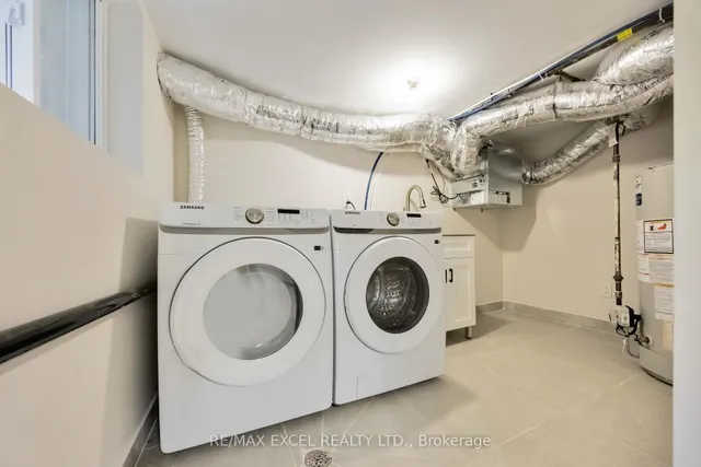 Additional image 27 of 806 Gladstone Ave