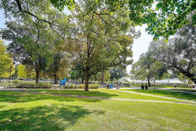 Additional image 33 of 130 Carlton St Unit 503