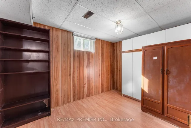 Additional image 31 of 219 La Rose Ave