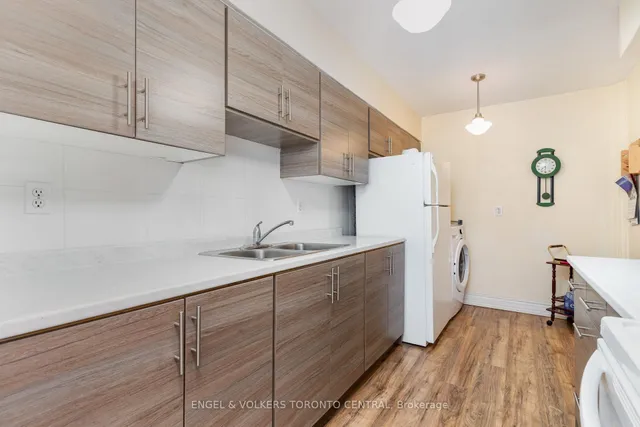 Additional image 8 of 5 Frith Rd Unit 808