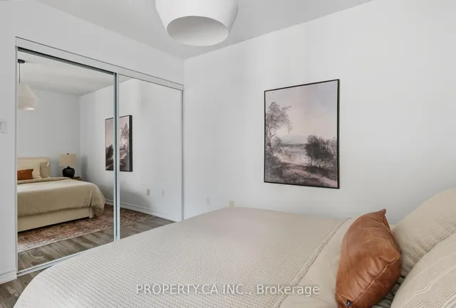 Additional image 16 of 801 Bay St Unit 709