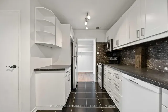 Additional image 29 of 362 The East Mall Unit 1907