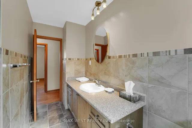 Additional image 8 of 304 La Rose Ave