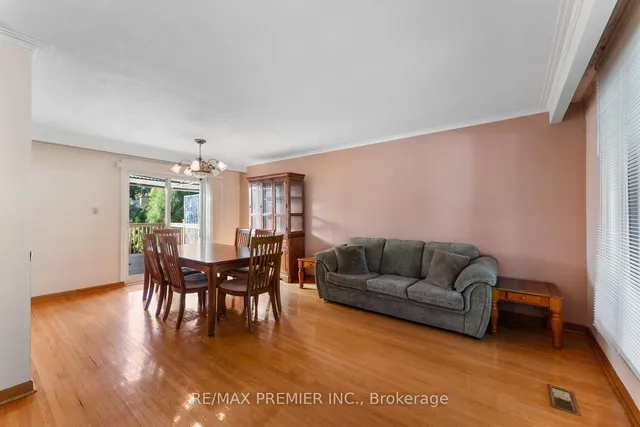 Additional image 11 of 219 La Rose Ave