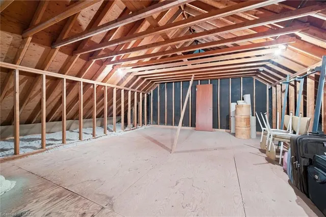 Additional image 8 of 46 Larkspur Cres