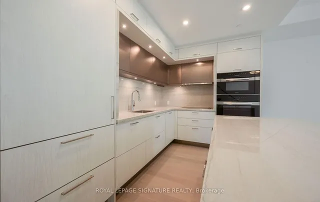 Additional image 17 of 10 In On The Park Dr Unit 105