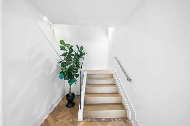 Additional image 14 of 155 Merchants' Wharf Unit 213