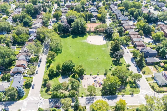 Additional image 44 of 24 Queens Ave