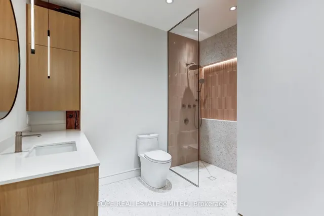 Additional image 33 of 781 King St Unit 211