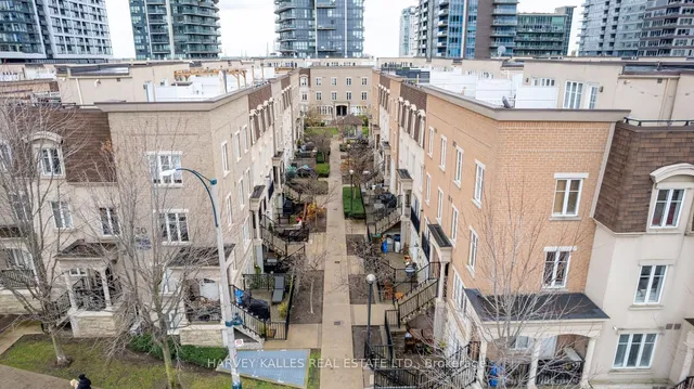 Additional image 37 of 34 Western Battery Rd Unit 413