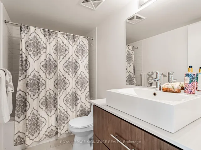 Additional image 20 of 1171 Queen St Unit 1208