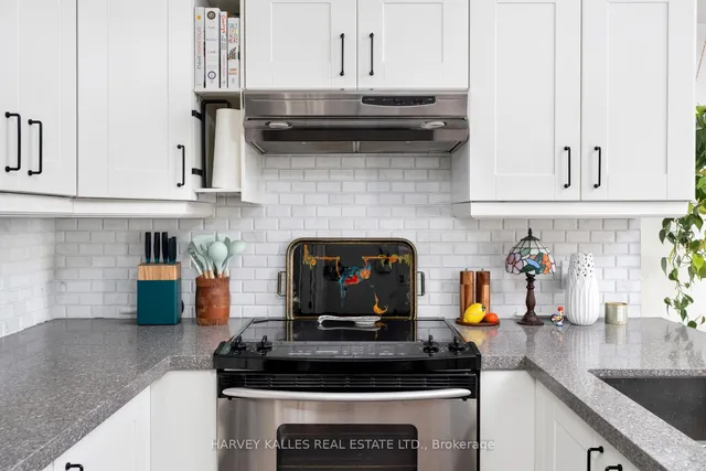 Additional image 8 of 34 Western Battery Rd Unit 413