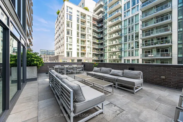 Additional image 42 of 111 Bathurst St Unit 716