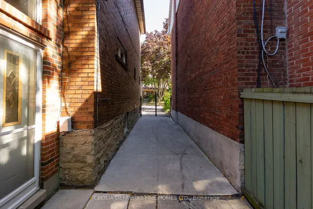 Additional image 34 of 48 Westmount Ave