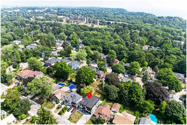 Additional image 49 of 203 Scarboro Cres