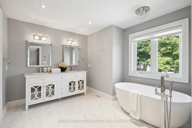 Additional image 26 of 28 Burwood Rd