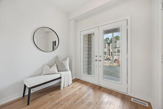 Additional image 2 of 26 Danielle Moore Circ