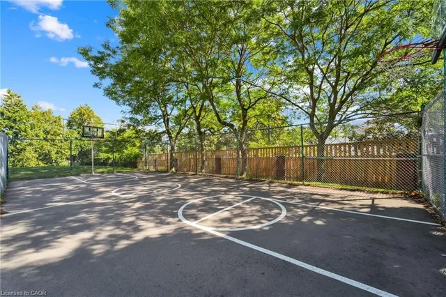 Additional image 33 of 2466 Eglinton Ave