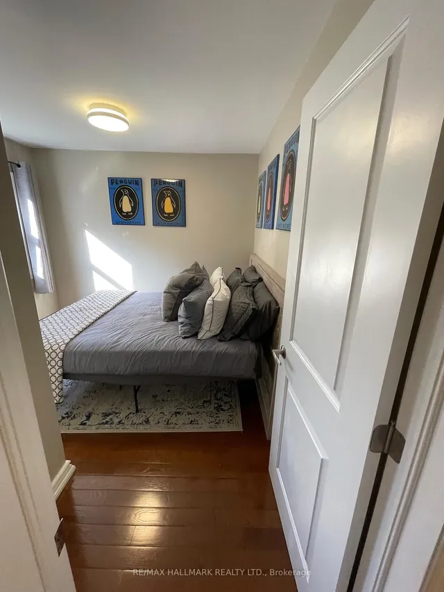 Additional image 22 of 11 Denton Ave