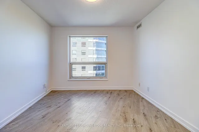 Additional image 28 of 125 Village Green Sq Unit 3311