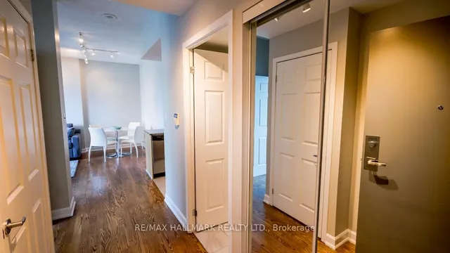 Additional image 19 of 230 Queens Quay Unit 2525