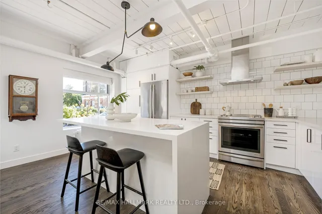 Additional image 9 of 326 Carlaw Ave Unit 102