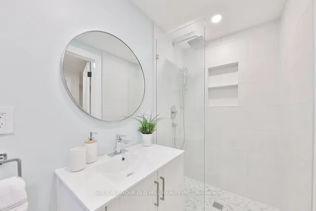 Additional image 36 of 36 Laurelwood Cres